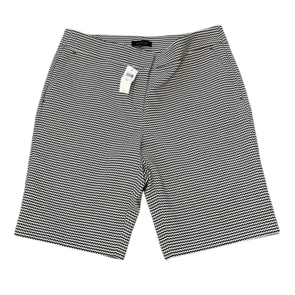 NWT Ann Taylor black and white zigzag tailored 4-pocket 11” shorts 12